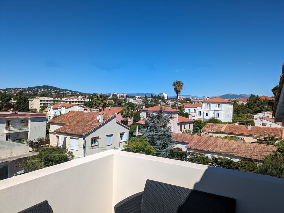 Breathtaking view from the property overlooking the mountains – The perfect setting for a romantic getaway or a relaxing weekend at Mandara Beach by eDwelling, Juan-les-Pins.