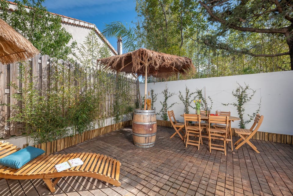 Private terrace of your accommodation, perfect for relaxing or working, telecommuting, student stay, or business trip with Wi-Fi.