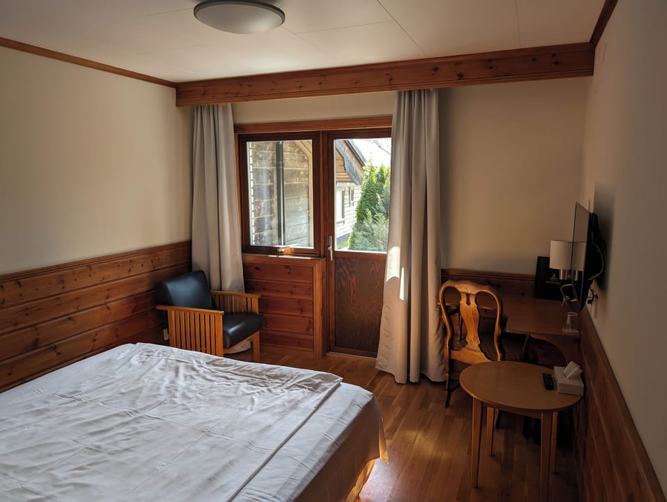 Double Room Single Use | Desk, laptop workspace, WiFi (free), bed sheets