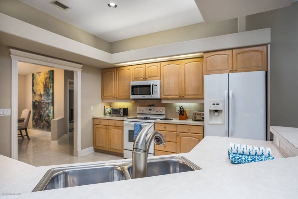 House (Nokomis Pool Home on the Canal) | Private kitchen