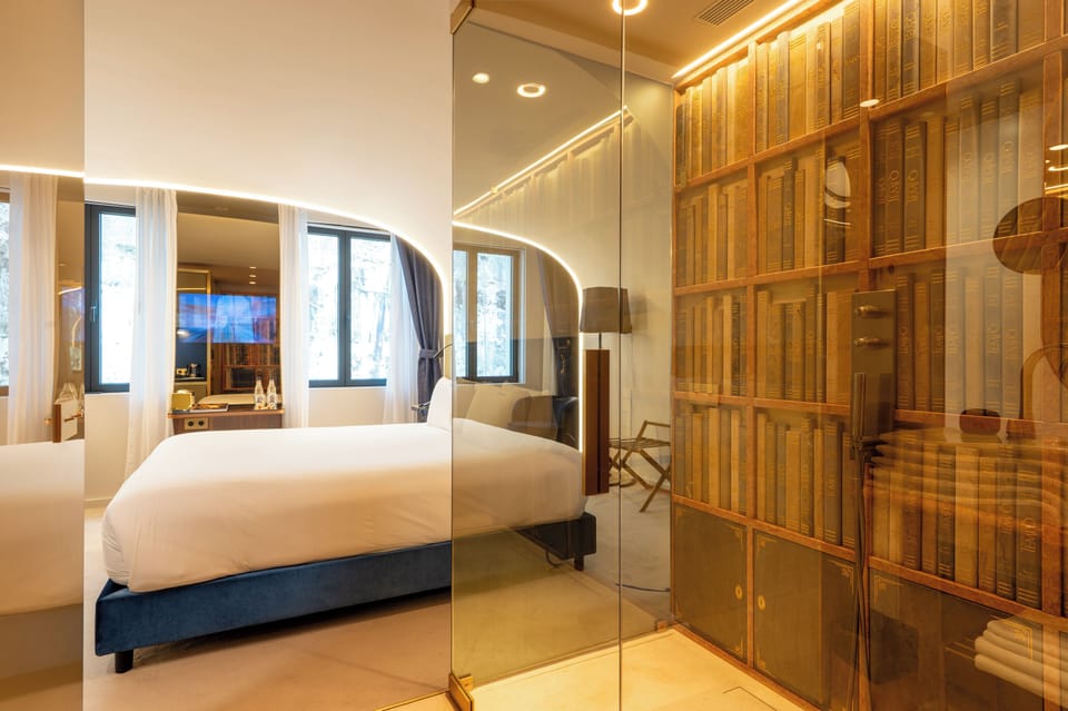 Comfort Room | Premium bedding, soundproofing, free WiFi, bed sheets