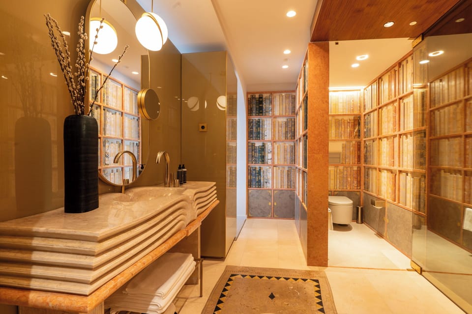 Comfort Room, River View | Bathroom | Shower, rainfall showerhead, free toiletries, hair dryer