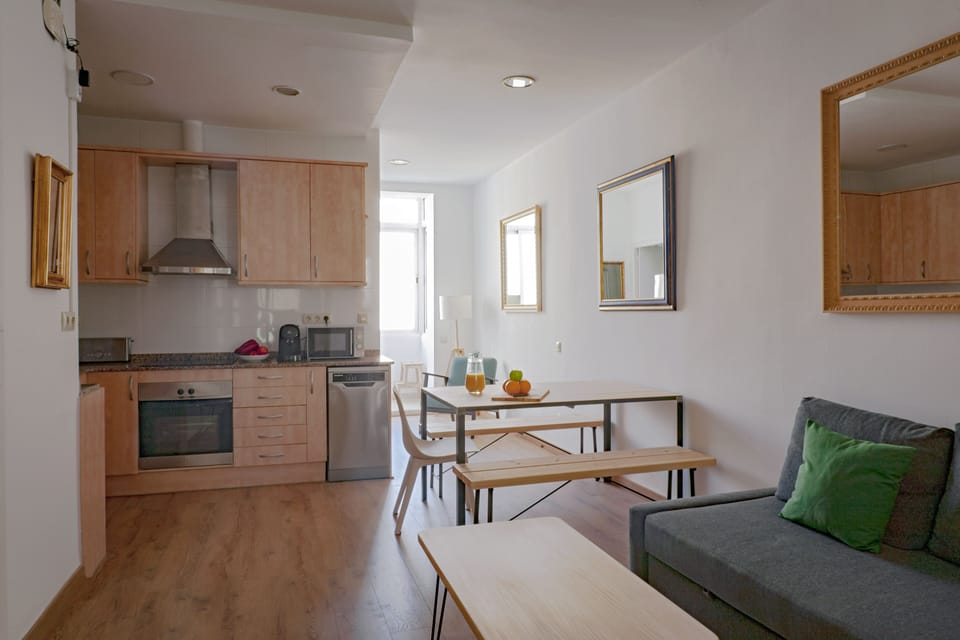 Basic Apartment | Living area | Flat-screen TV