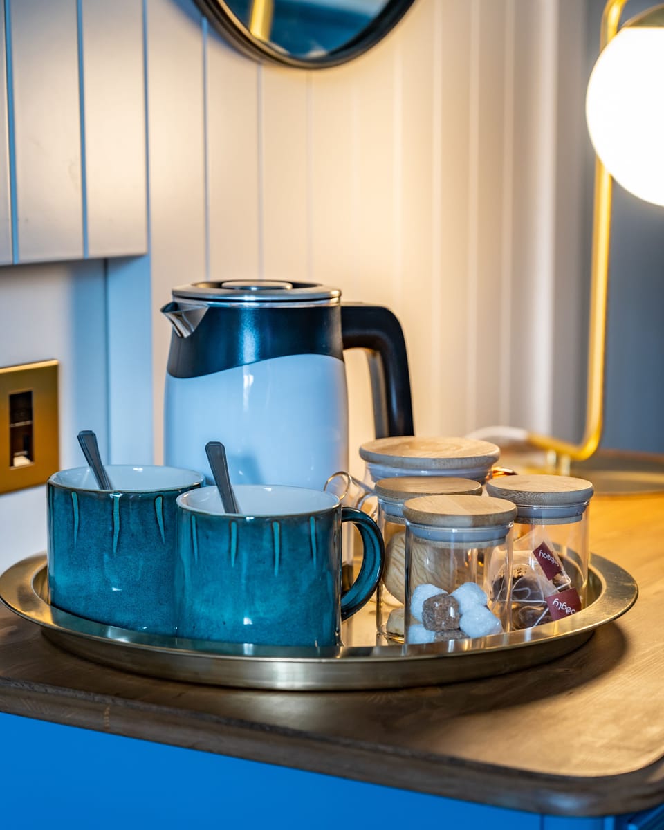 Deluxe Twin Room, 1 Bedroom, Garden View | Individually decorated, desk, iron/ironing board, travel crib