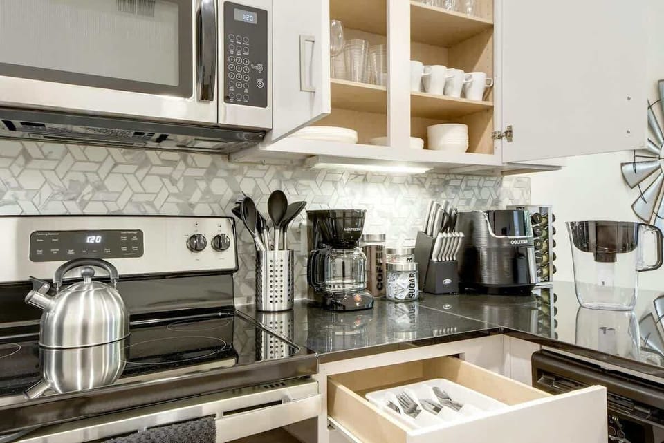 A fully stocked kitchen means you will have everything you need to prepare and enjoy a meal at home - even an Air Fryer!