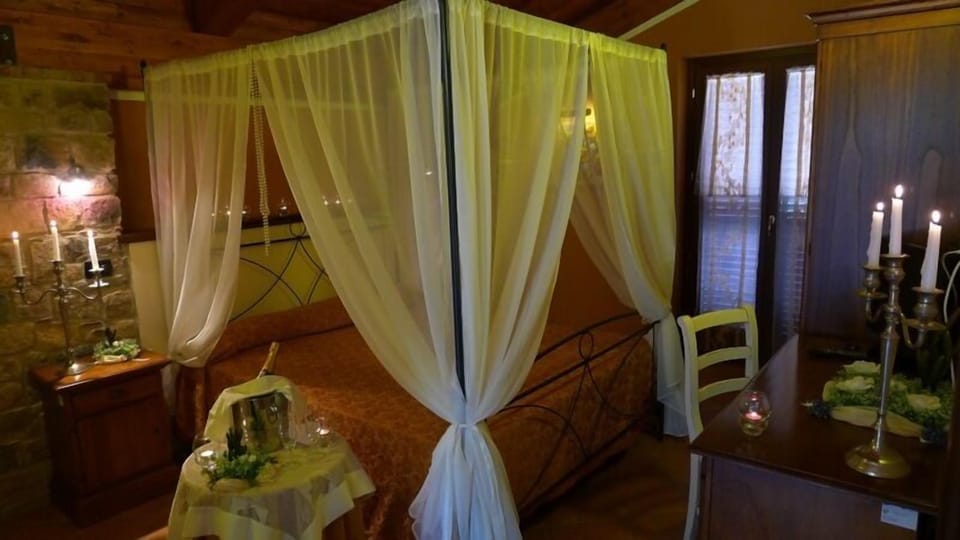 In-room safe, cribs/infant beds, free WiFi