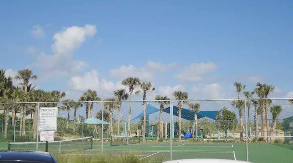 Tennis and pickle ball courts are a short 5 minute walk. 