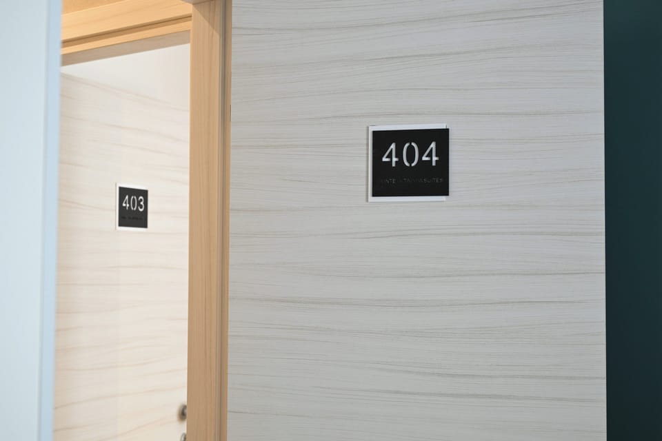 Minibar, in-room safe, free WiFi
