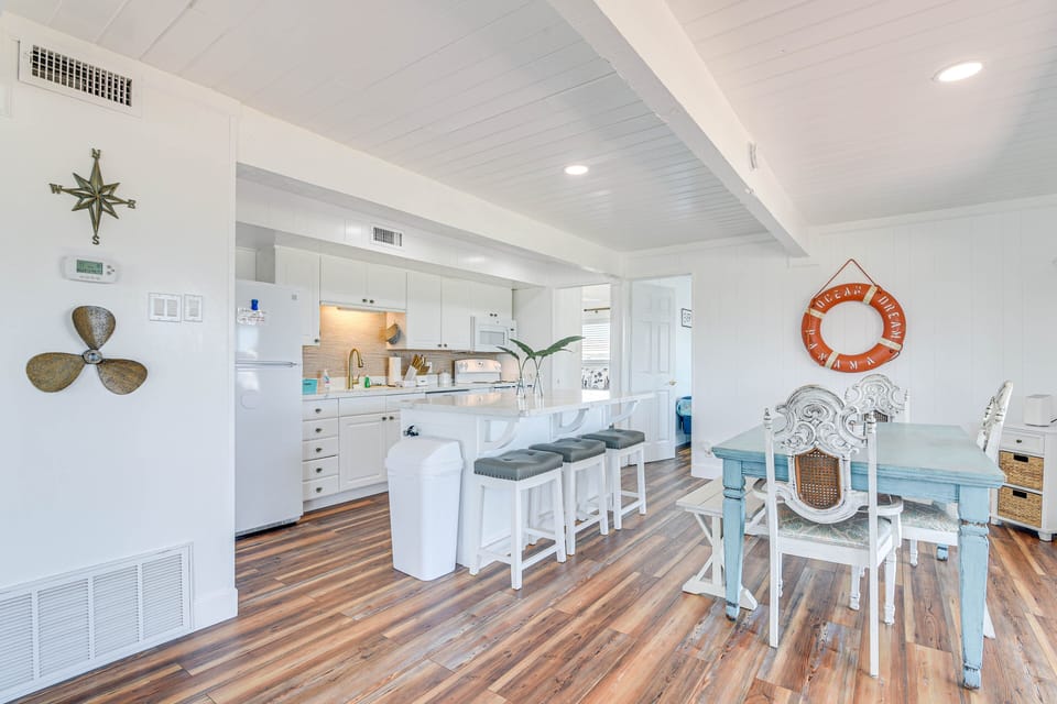 Dining Area | Dishware + Flatware