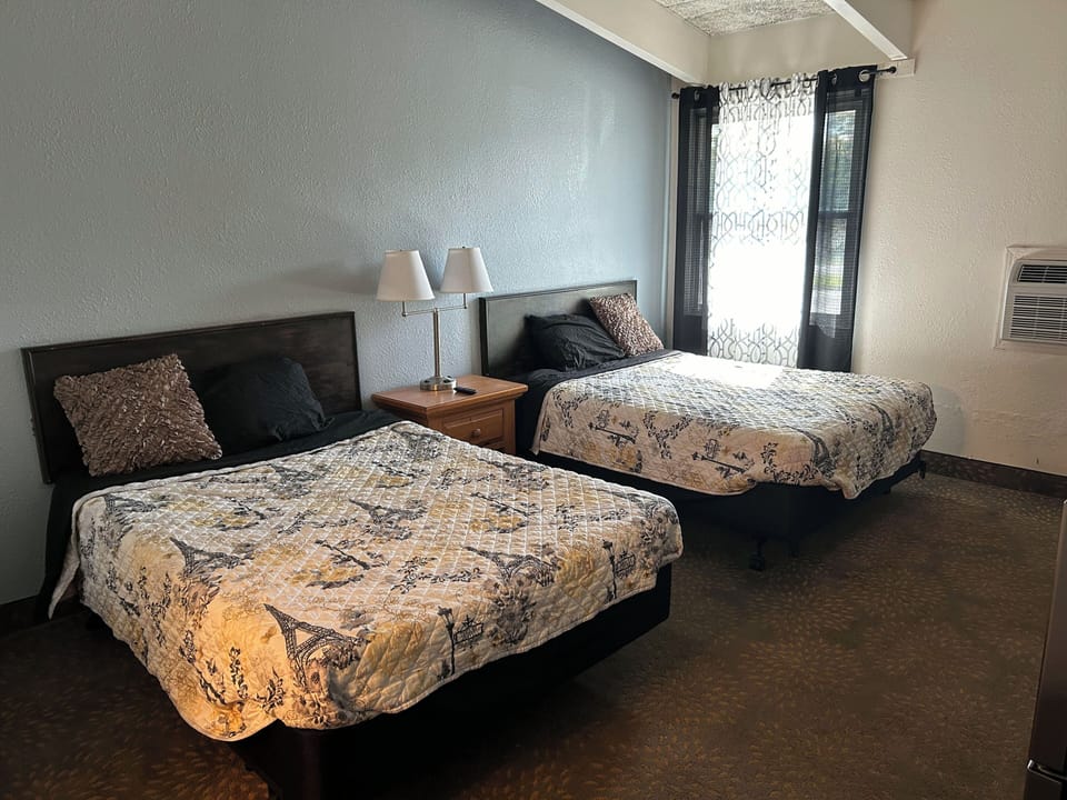 Basic Double Room | WiFi (free)