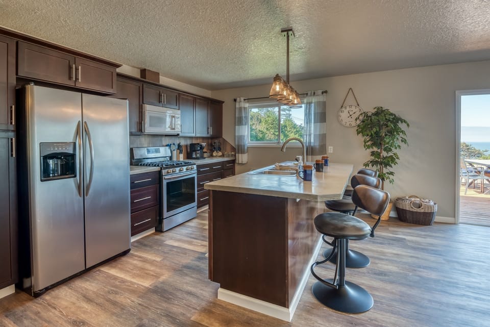 Kitchen and Kitchen Island with Seating