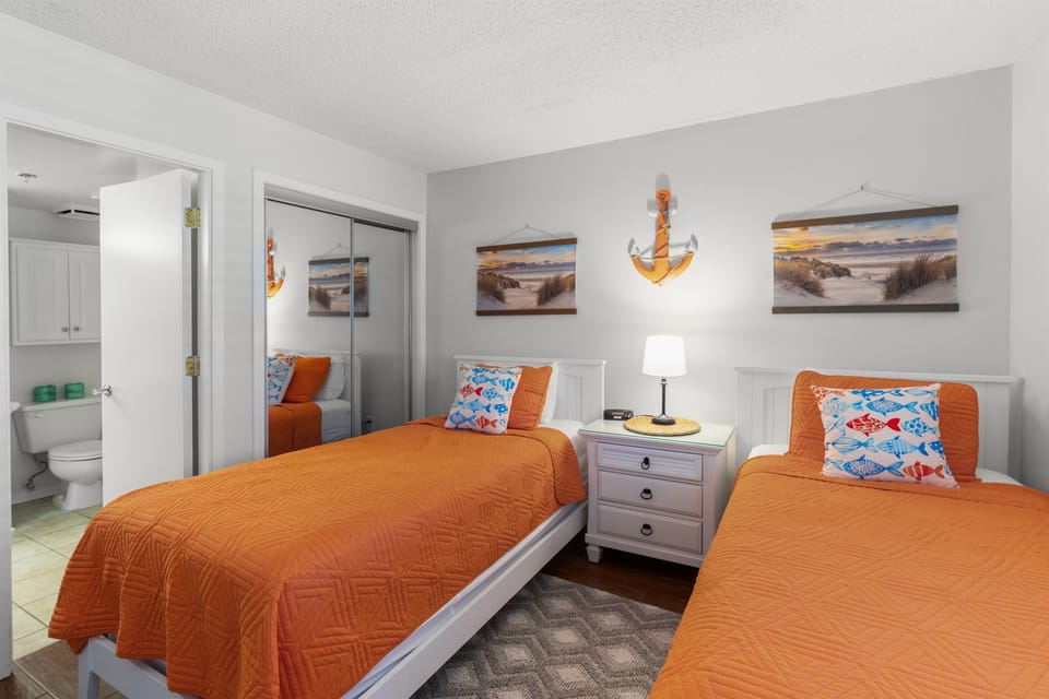 Twins in 2nd bedroom