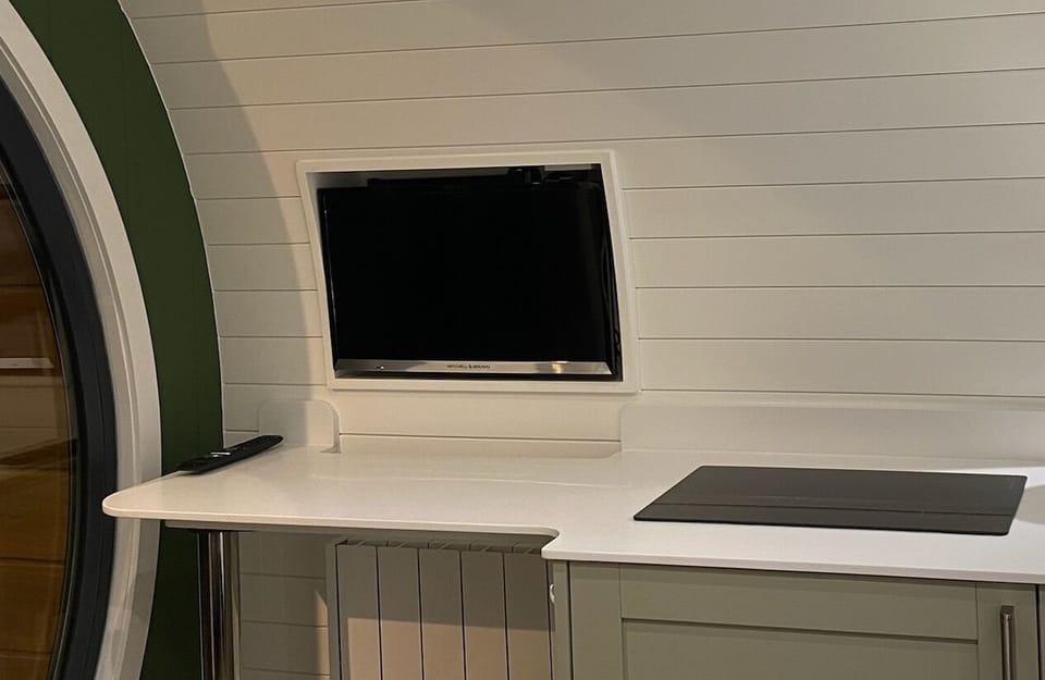 Smart TV (requires mobile wifi connection)