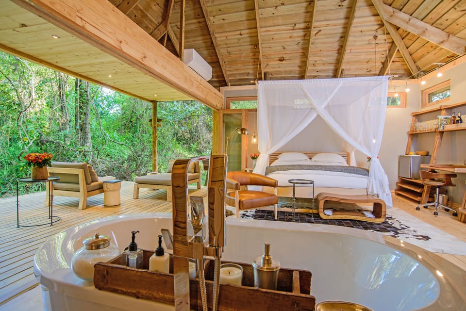 Upmarket Forest Suite | Egyptian cotton sheets, premium bedding, down comforters, minibar