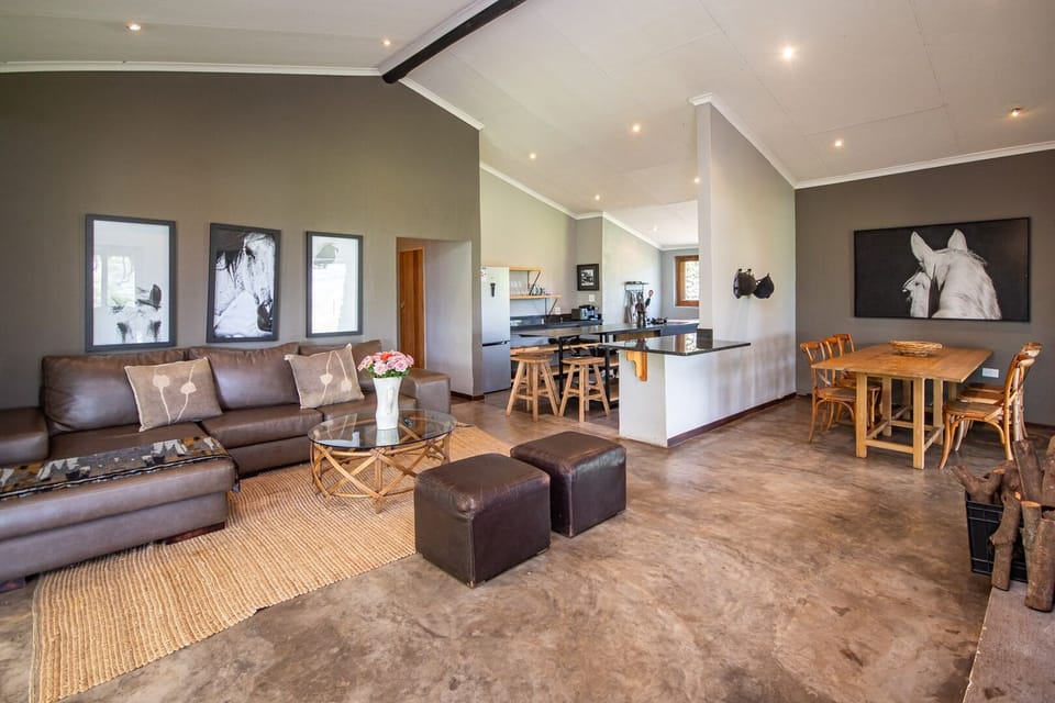 Stonehouse Family Villa | Living area