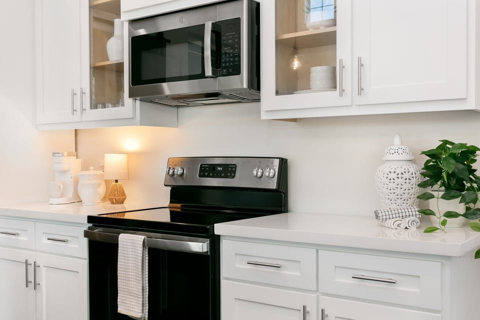 Blender, Toaster, Keurig, Pots/Pans,
Spice Rack