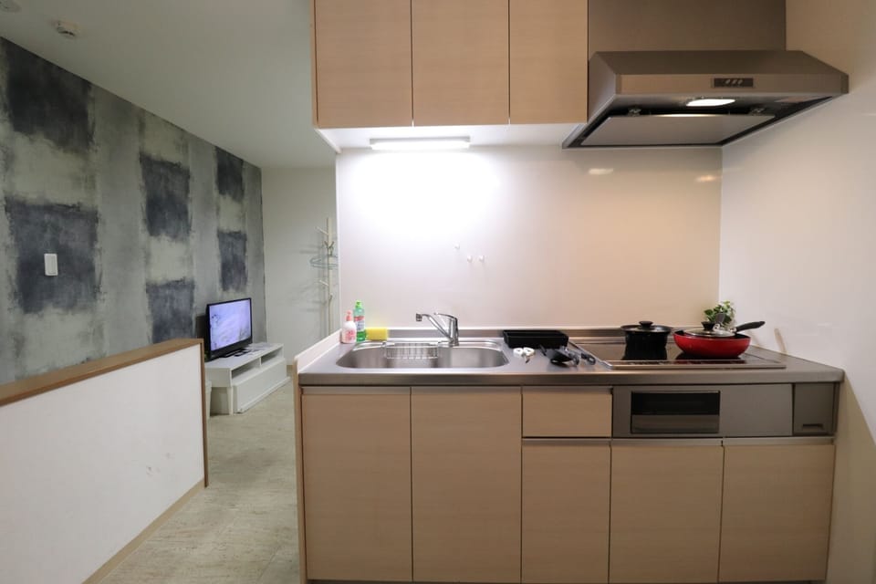 City Townhome, Non Smoking | Private kitchen | Full-size fridge, microwave, stovetop, electric kettle