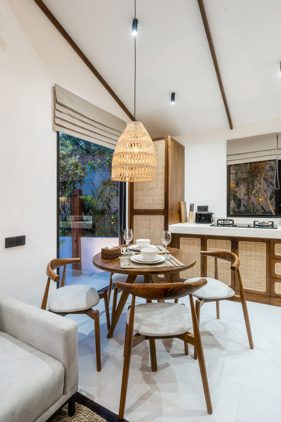 Villa | In-room dining