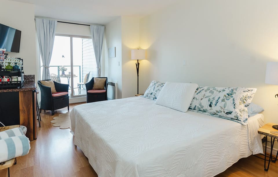 Welcome to Beach Bliss studio.  King bed and stunning ocean views!