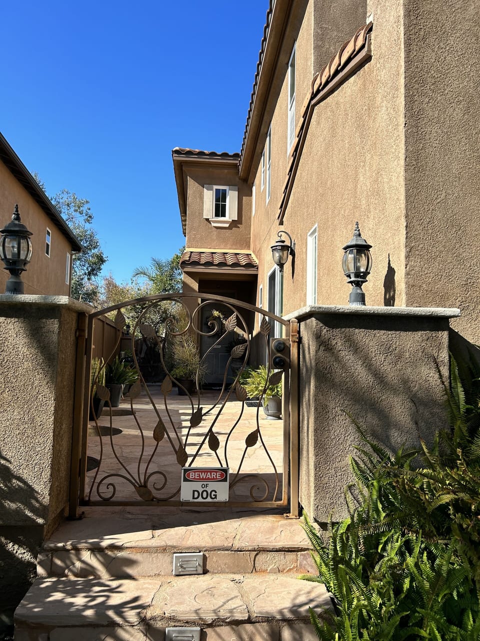 Entrance gate