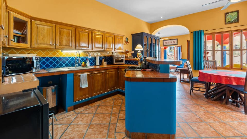 Fully equipped kitchen