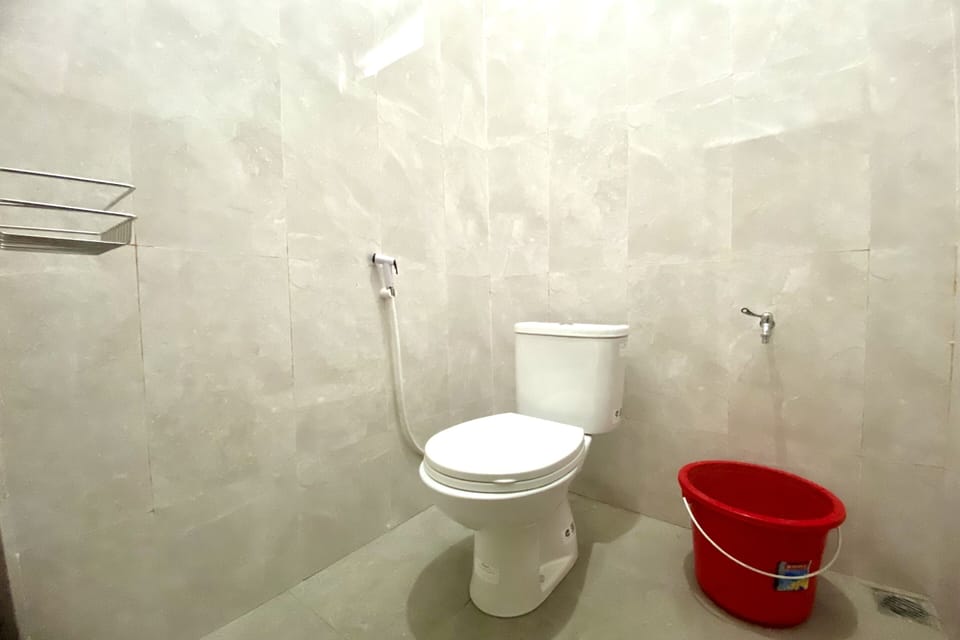 Shower, towels, soap