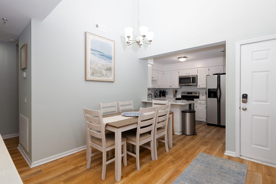 Dining area off the kitchen