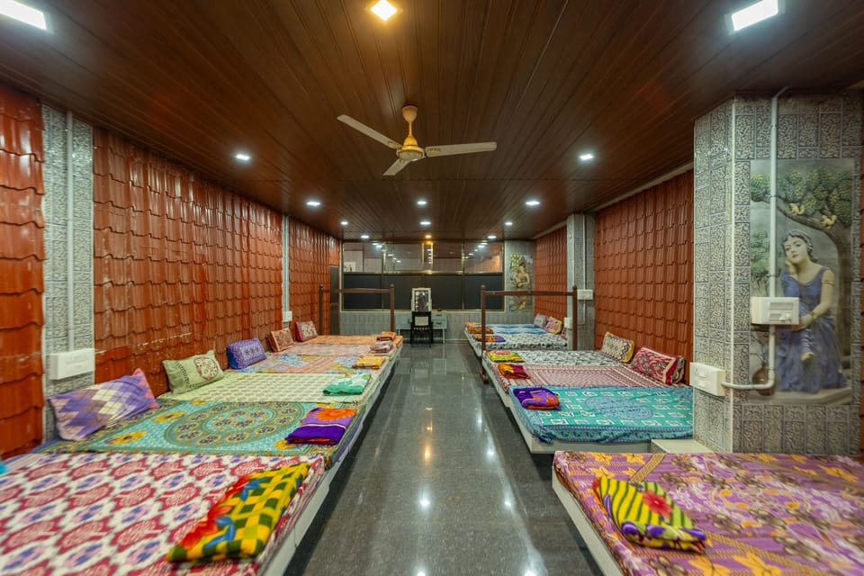 Economy Shared Dormitory | Free WiFi