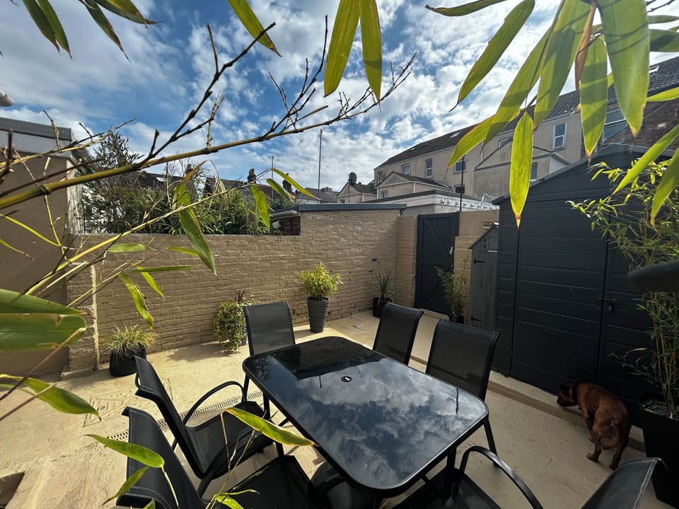 House | Outdoor dining