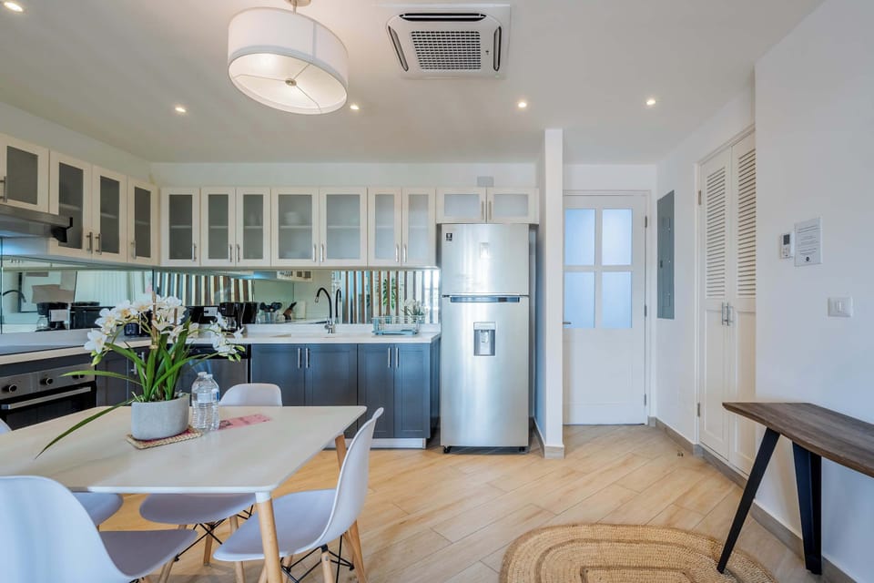 Cozy kitchen and dining room