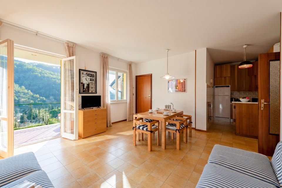 Standard Apartment, Multiple Bedrooms (Peaceful Apartment In Deiva Marina) | Living area | 21-inch TV with cable channels