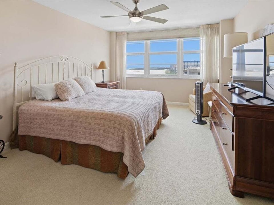 Guest Bedroom #1
