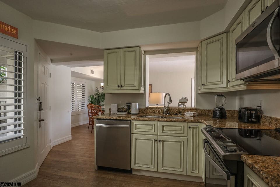 Newly Remodeled Kitchen with brand new appliances