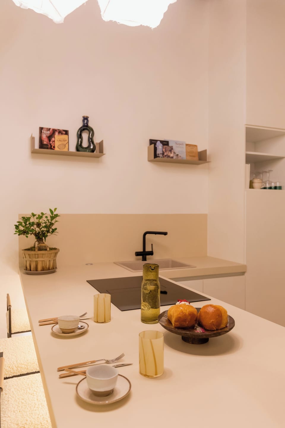 Flat-screen TV, streaming services