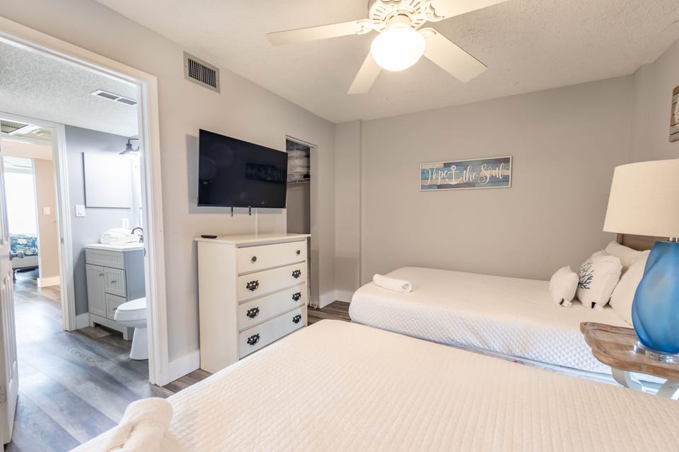 2nd Bedroom with 2 queen size beds.