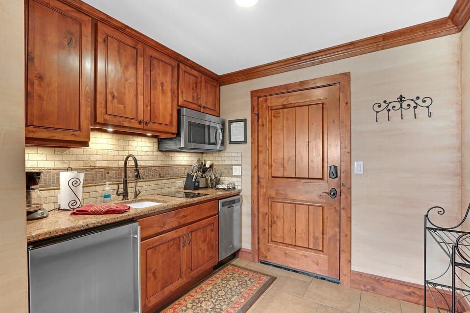 Entering the suite into the kitchenette