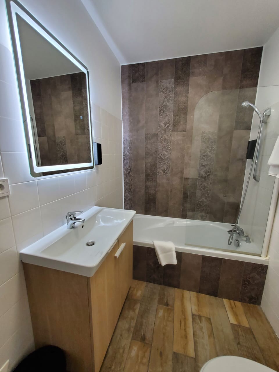 Comfort Room | Bathroom | Towels