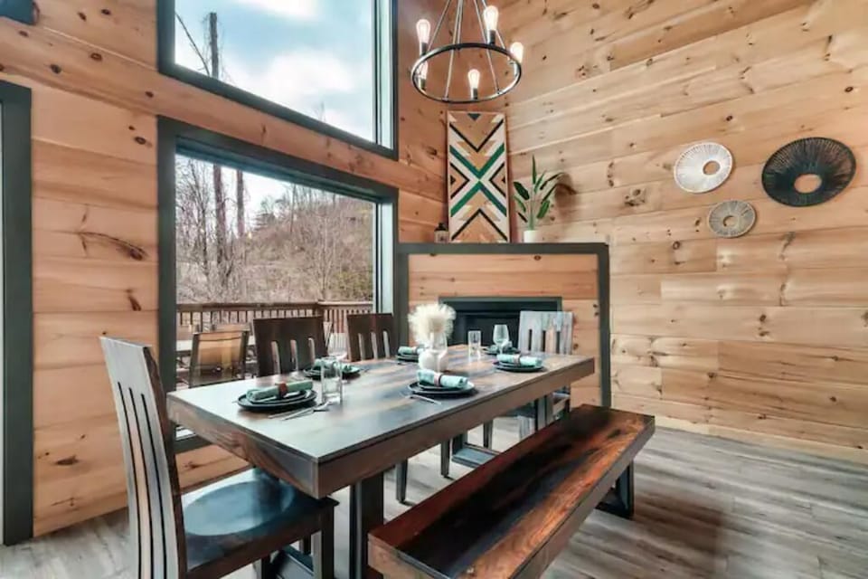 Large windows with views and natural lighting.