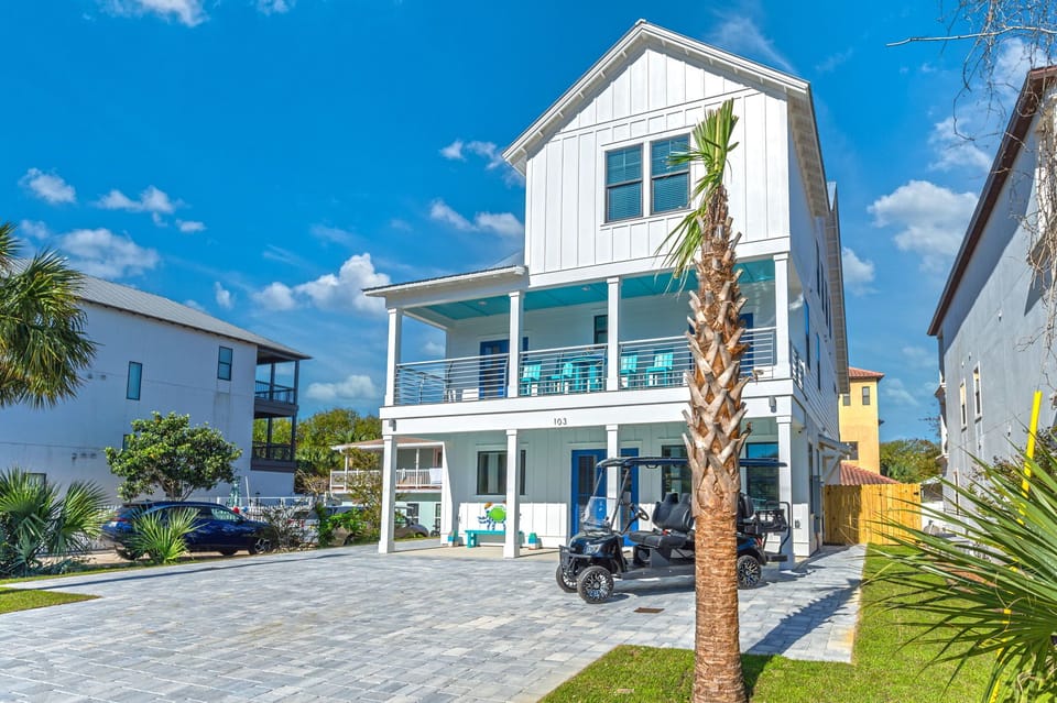 Newly built in 2024, Mariner is a designer-grade, and sleeps 21 guests!