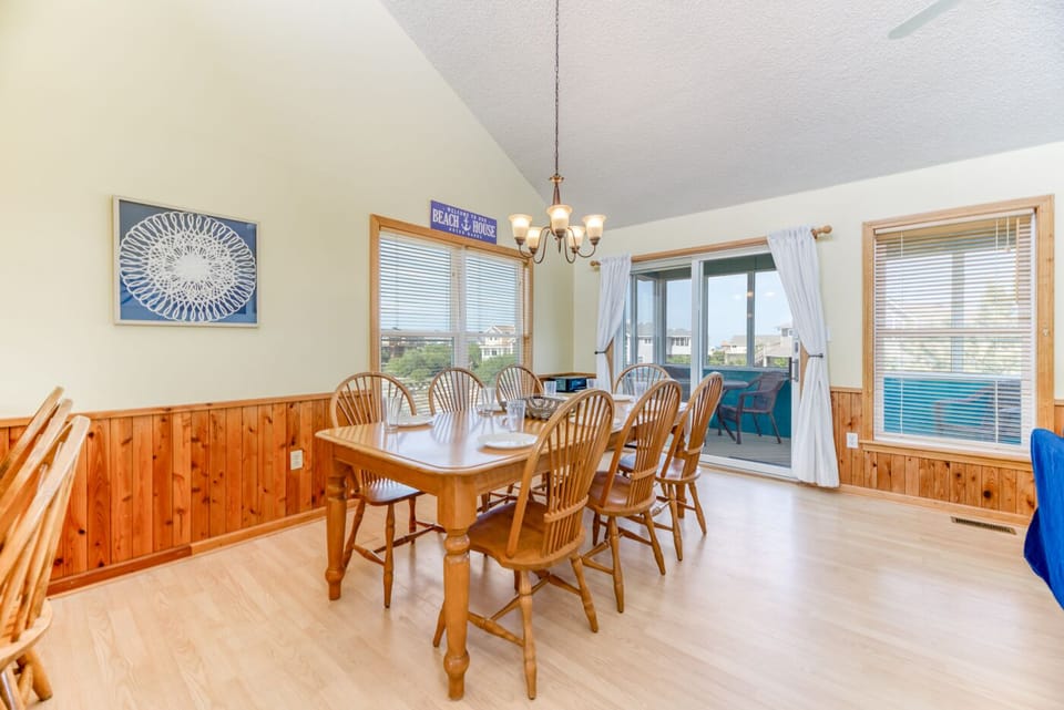 Top Level Dining Area