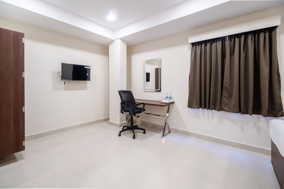 Superior Double or Twin Room, City View | Desk, free WiFi, bed sheets