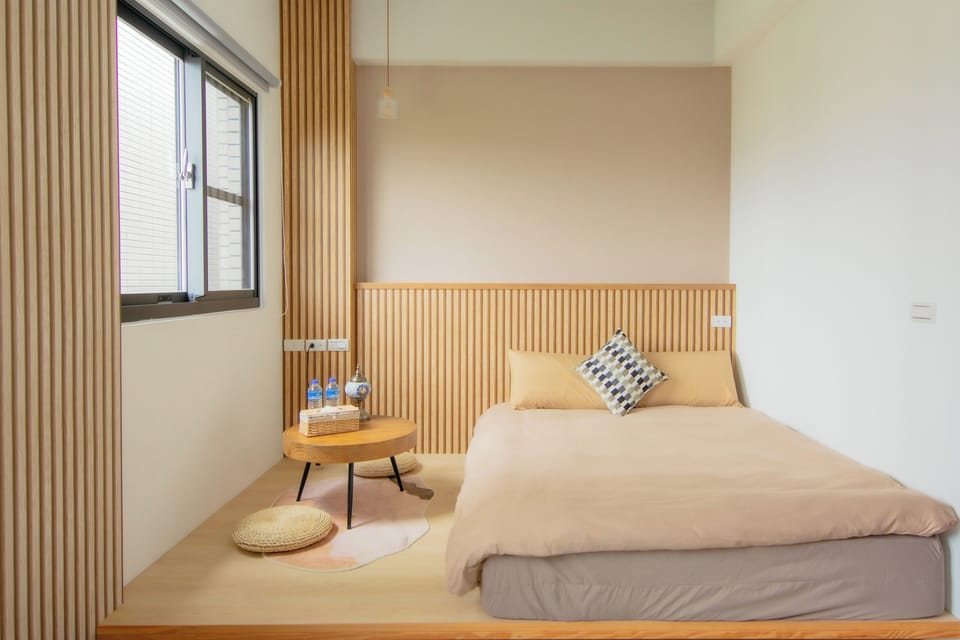Double Room | Pillowtop beds, minibar, individually decorated, individually furnished