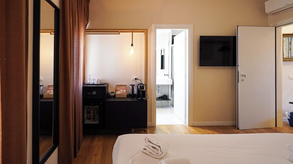 In-room safe, blackout drapes, soundproofing, free WiFi