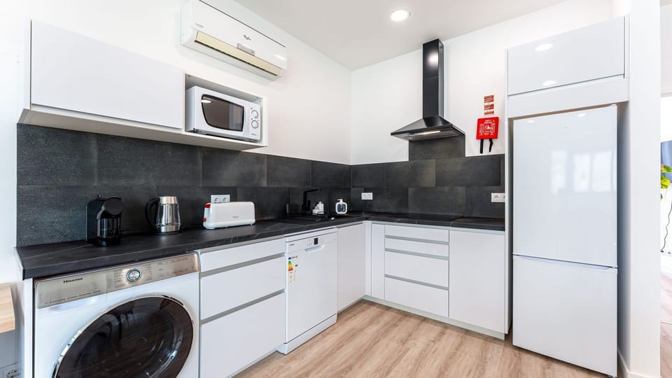 This modern and fully equipped kitchen has everything needed for vacations
#kitchen #modern #bright #algarve #portugal