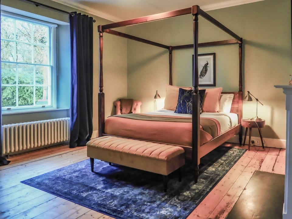Honeymoon Suite, Ensuite | Premium bedding, down comforters, pillowtop beds, minibar