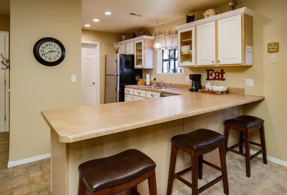 Breakfast bar 