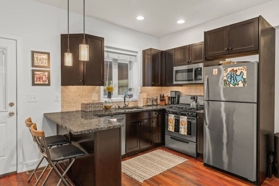 Fully equipped kitchen with all amenities