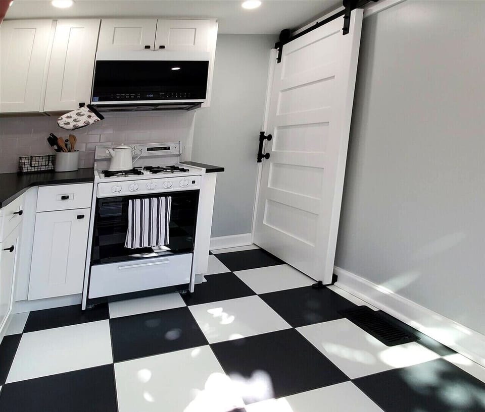Fully equipped kitchen