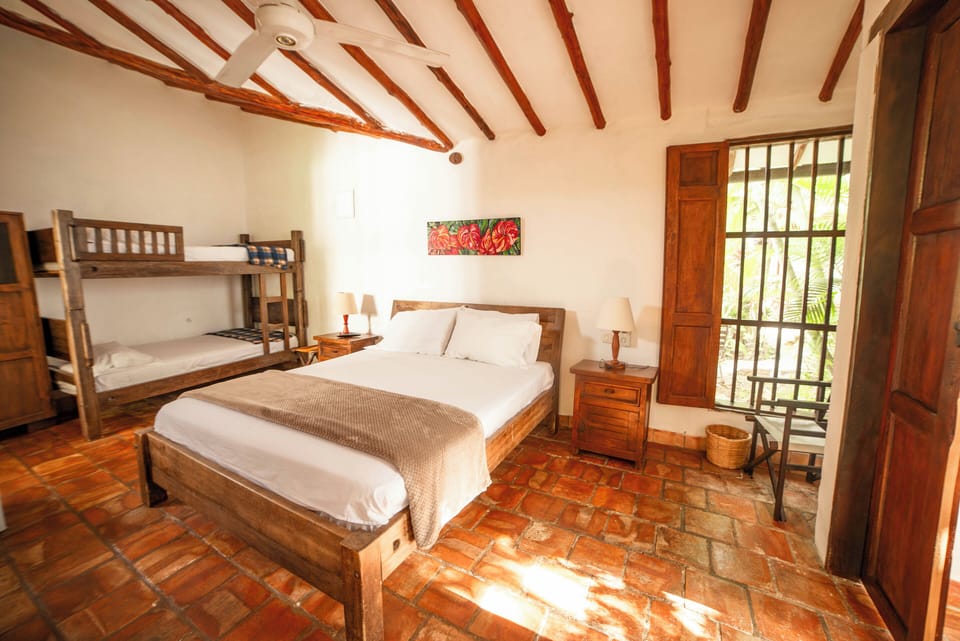 Family Quadruple Room | Free WiFi, bed sheets