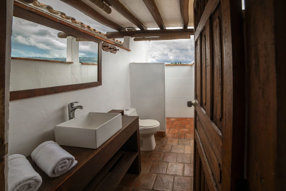 Superior Room | Bathroom | Towels